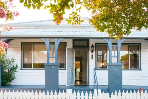 Cessnock Maison | The Sweet Grapevine Cottage