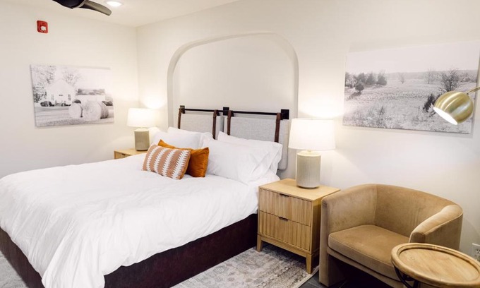Crawford Hôtel | The Tangerine Motel