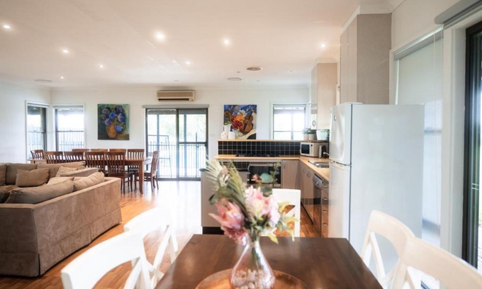 Lovedale Maison | The Tatler Lodge