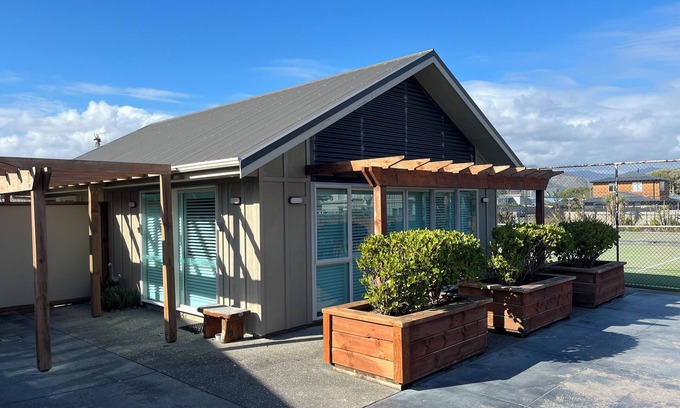 Waikanae Maison | The Tennis Pavilion @ Longshore: spa + piscine + plage