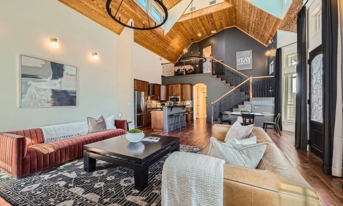 Georgetown Maison | The Terra Cottage-Guest house with a pool in GTX!