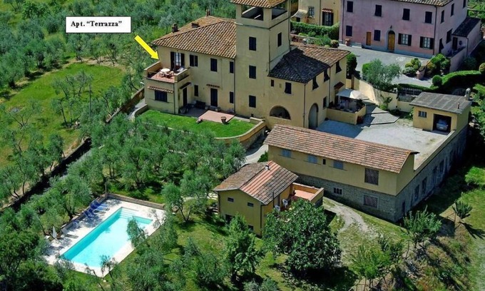 Lastra a Signa Appartement | LA TERRASSE - Appartement en villa du début des années 1900