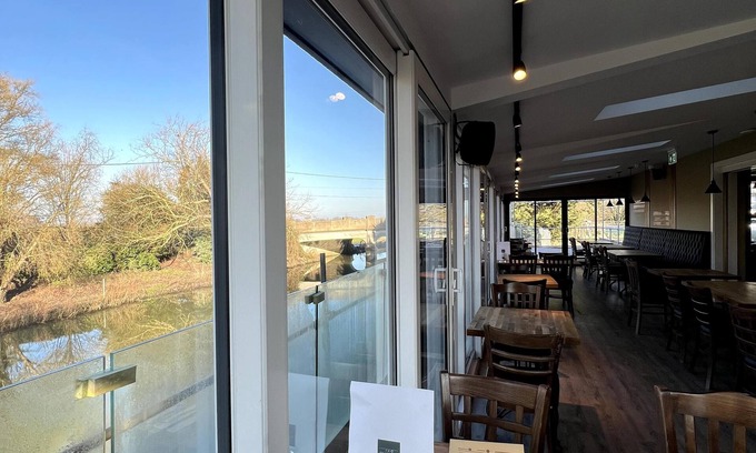 Mepal Hôtel | The Three Pickerels
