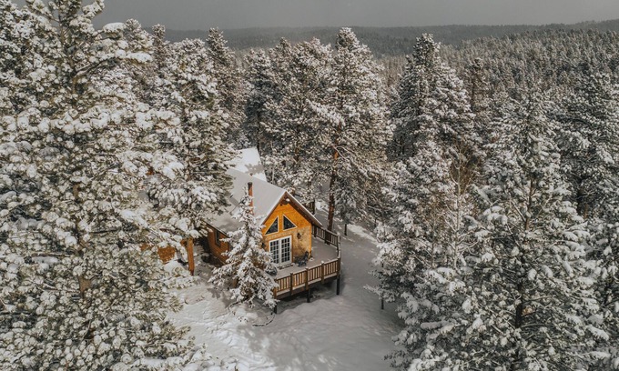 Spring Valley Cabine | Cozy Timber A-Frame Getaway ✦ Large Deck, Hot Tub, & BBQ