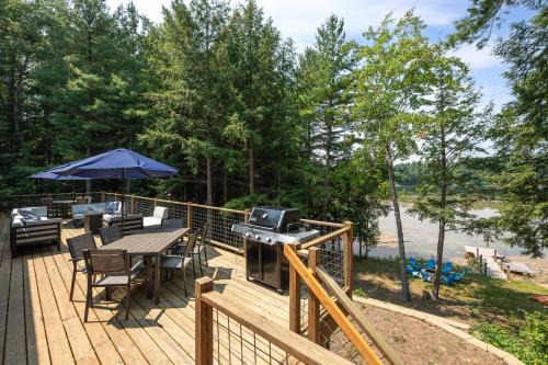 Interlochen Maison | The Timber Shore @ Interlochen Private Lakefront Hot Tub Game Room 12 Forested Acres