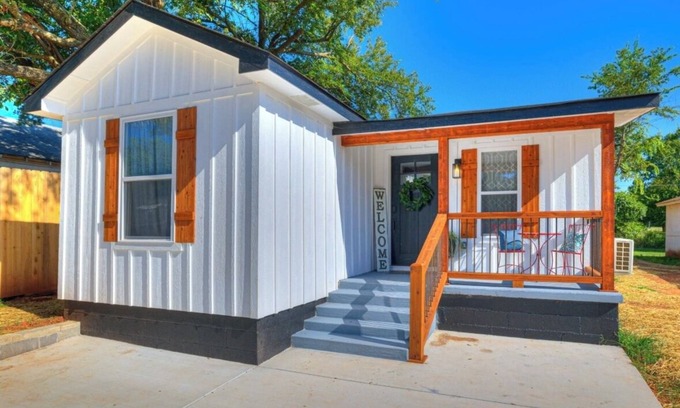 Chandler Maison | The Tiny Home on Route 66 - Cozy 2 bed with WiFi