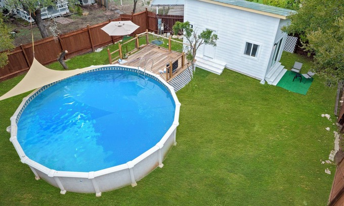 Apache Shores Cabine | The Tiny Oasis: Luxe Stay with Deck & Private Pool