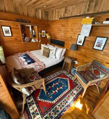 Radstock Appartement | The Tiny Ottoman Farmhouse in Rural Somerset