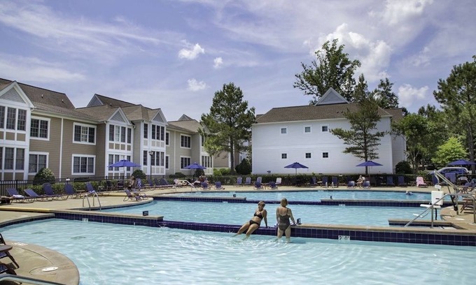 Lackey Hôtel | The Townes at King’s Creek Resort…2 bedrooms 2 bathrooms sleeps 6.
