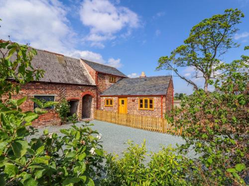 Maesbury Marsh Maison | The Tractor Shed