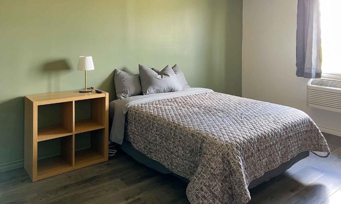 Saskatchewan Hôtel | The Trail Inn - Yarbo, SK - Near Esterhazy & Mosaic K1, K2, & K3