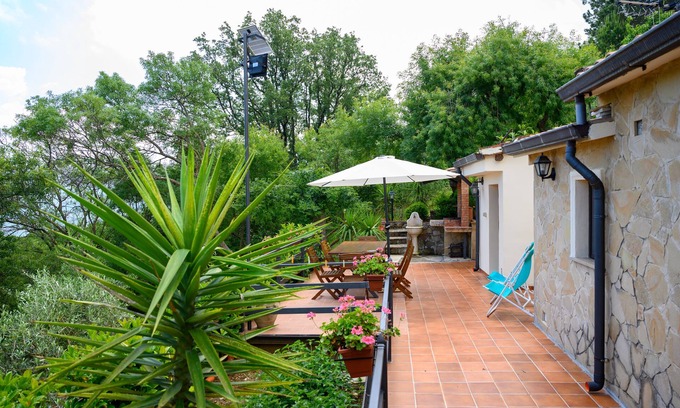 Castelbuono Villa | La tranquillité et l'authenticité sont nos atouts