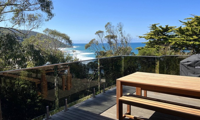 Wye River Maison | The Treehouse. Bright Beach House Overlooking the Ocean. 2min Walk to the Beach!