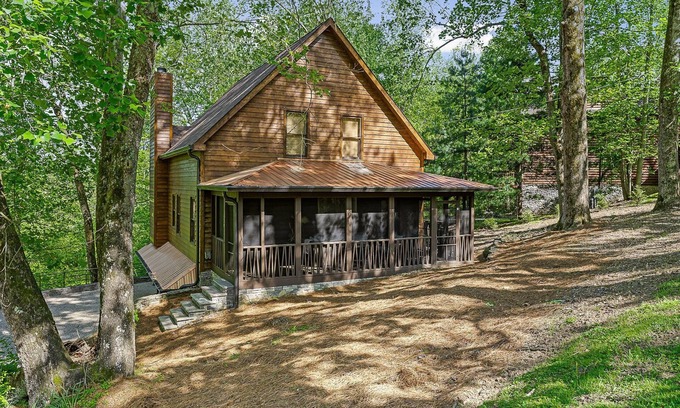 Lancaster Maison | The Treehouse Cabin Mins to Center Hill Marina Caney Fork River Edgar Evins Park