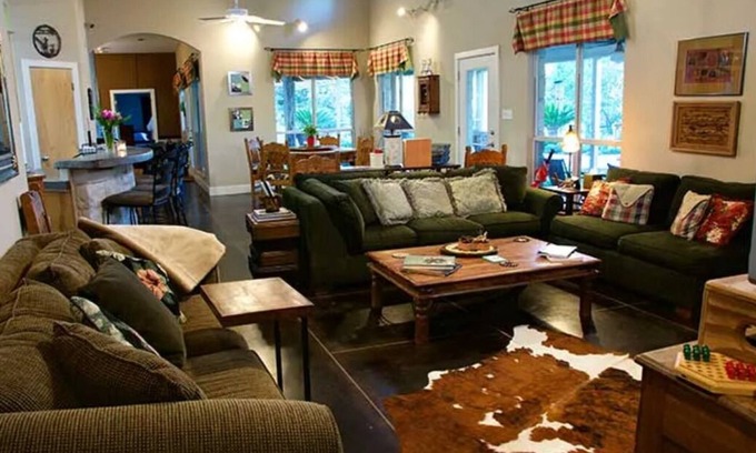 Jeddo Cabine | The Treehouse & The Ranch House at Davis Ranch Retreat
