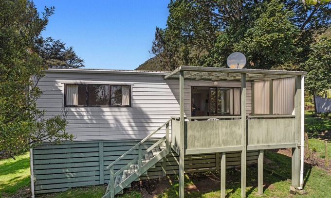 Waihau Bay Maison | The Treehouse- Whanarua Bay