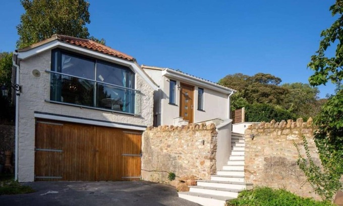 Banwell Cabine | The Tullet, boutique hideaway in Somerset - pet friendly