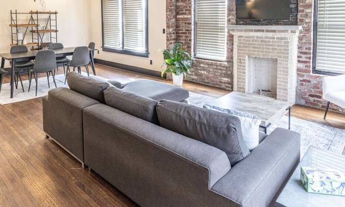 Maple Ridge Appartement | The Tulsa Edge | Modern Design, Downtown Proximity