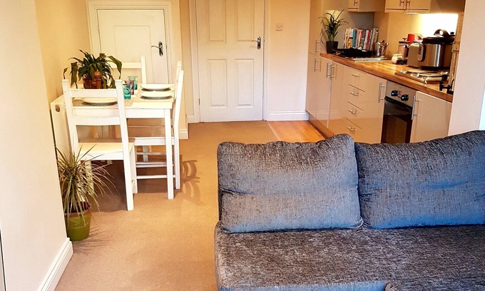 Bourton Maison | Le vilain petit canard! Idéal pour les couples ou les familles
