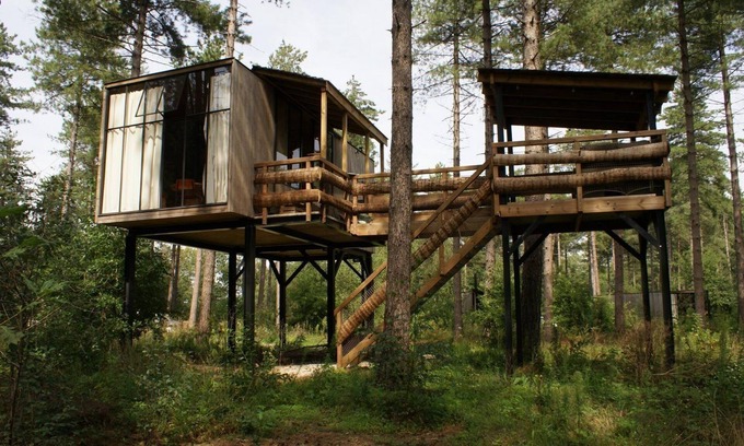 Maaseik Maison | The ultimate tree house experience including hottub