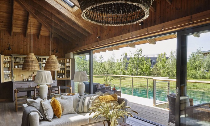 Lechlade Cabine | The ultimate Cotswolds escape.