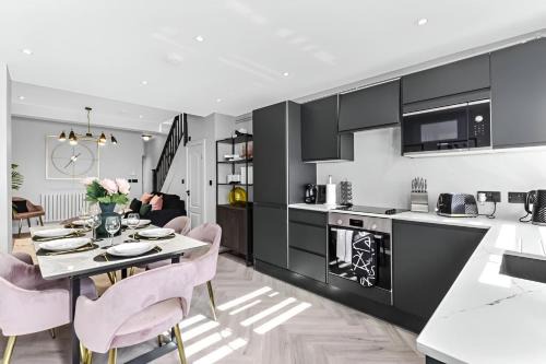Turkey Street Appartement | The Ultimate Hangout 4BR Modern House with Garden