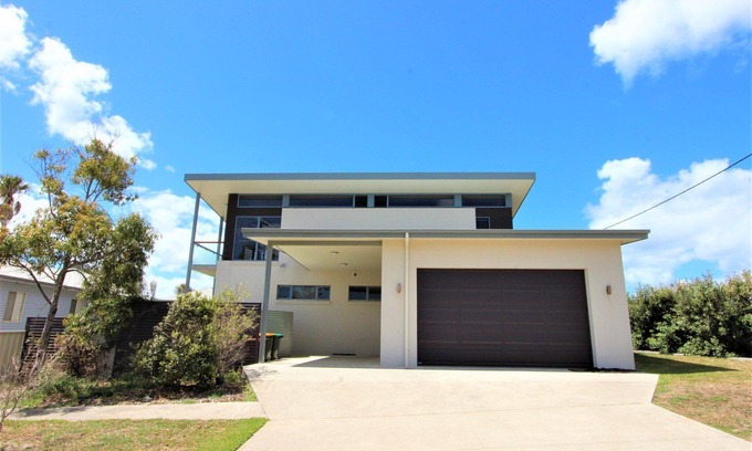 Crowdy Head Maison | 12 Leopold Street, Crowdy Head