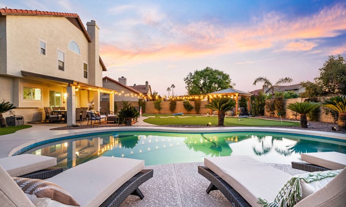 Arabian Crest Maison | The Ultimate Scottsdale Escape! Heated pool, game room, mini golf!Prime Location