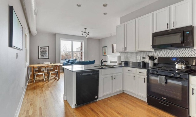 Tri-Taylor Copropriété | Près du centre-ville! 2 chambres 2 salles de bain Condo - entièrement nommé