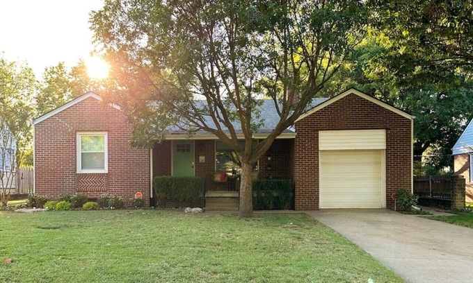 Turner Park Maison | The Vandalia House - Midcentury Rodeo Meets Midtown, University of Tulsa, and Expo Center