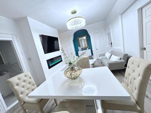 Forest Hill Appartement | The Velvet Key near EWR airport &NYC