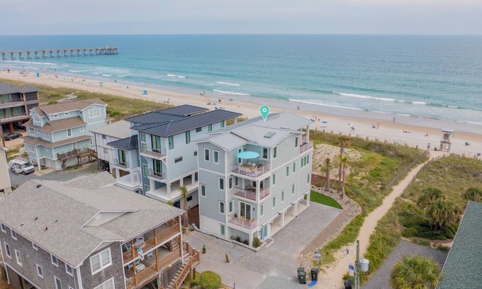 Wrightsville Beach Maison | The View – Exquisite Beachfront Home in Wrightsville Beach - Walk to everything!