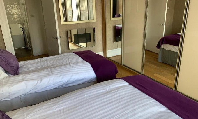 Larkhall Appartement | The Village Tavern Apartment