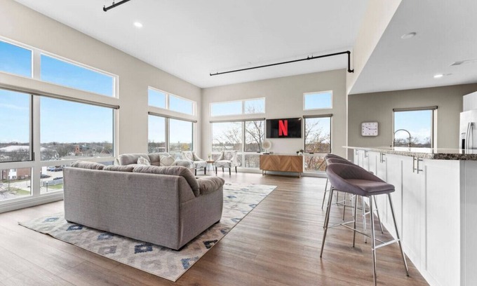 Wyandotte Appartement | The W Loft Penthouse with Pool Gym 2 Balconies