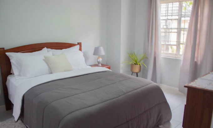 Saint Andrew Appartement | The Waterloo Suite 1 B/R Apt Central & Secure
