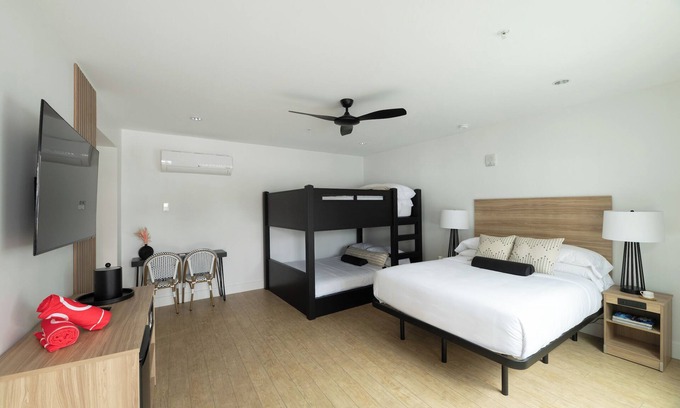 Rehoboth Beach Hôtel | The Waypoint | Bunk Studio | with Free Parking & Weekend Breakfast