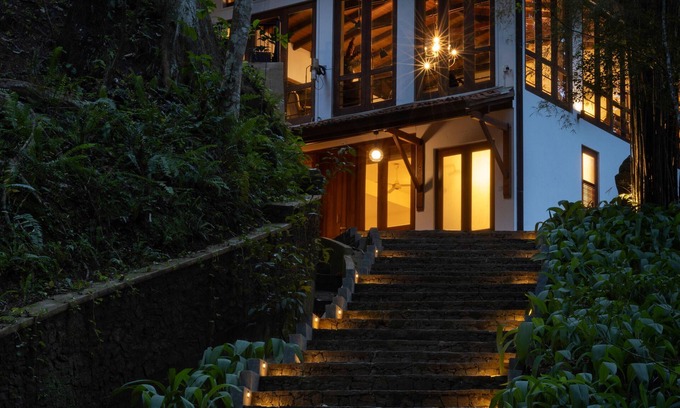 Ulapane Villa | The Weir House