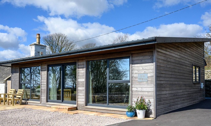 Sandyhills Cottage | The Well - a cottage that sleeps 4 guests in 2 bedrooms