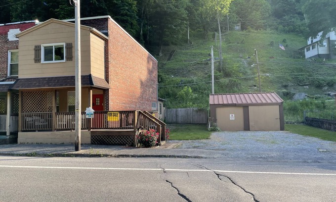Kyle Maison | The West Virginia Way, The Cackalacky Shack
