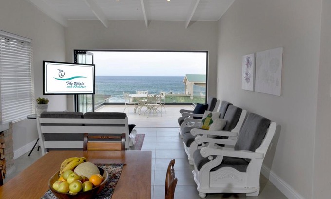 Kleinmond Appartement | The Whale and Waddler - Unit with a view