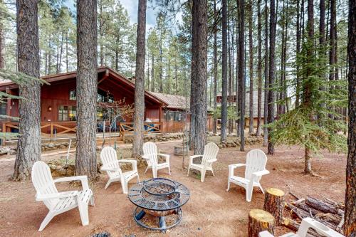 Pinetop Maison | The Whispering Woods