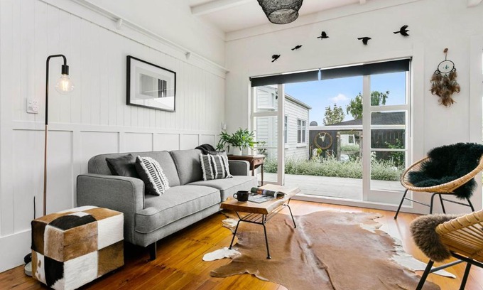 Cambridge Maison | The White House A stylish bungalow with 2 bathrooms and easy walk to town