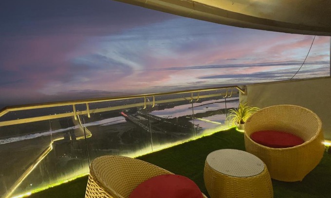 Noida Appartement | The White Rock- a luxury apartment