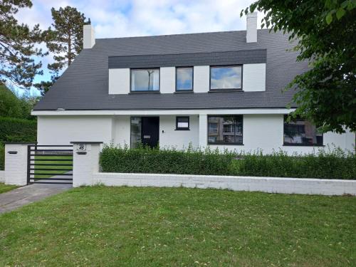 Blankenberge Appartement | The White Villa