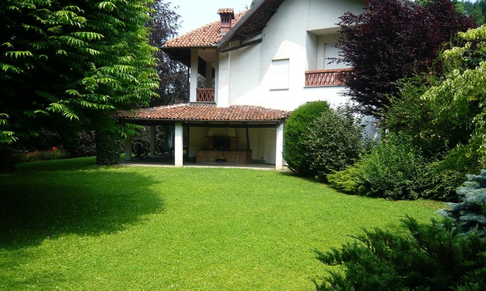 Cavoretto Villa | La Villa Bianca: magnifique villa à flanc de colline avec jardin