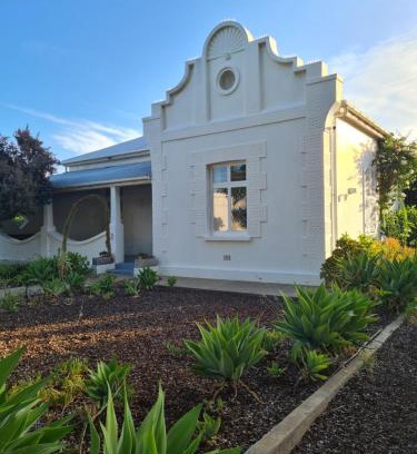Robertson Maison | The Wildflower