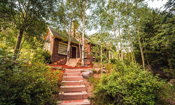 Divide Cottage | The Williamsburg Cottage at Valley Glen...your romantic mountain getaway