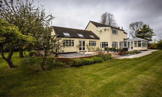 Grimsby Maison | The Willows