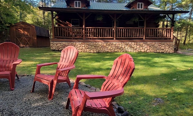 Weyerhaeuser Cabine | The Winding Cabin - down the road from Christie Mountain and more!