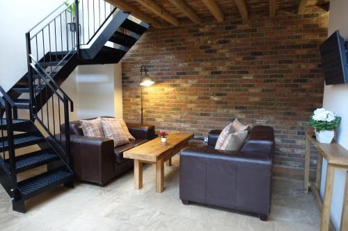 Lothersdale Maison | The Workshop, in 18th century Lothersdale Mill, BD20 8EN